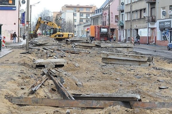 Drogowcy remontujący ul. Łagiewnicką zapomnieli o pieszych [zdjęcia]