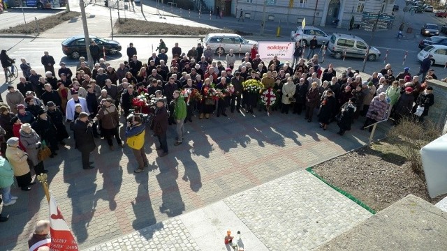 Pod Kościołem Rocha pojawiło się sporo osób.