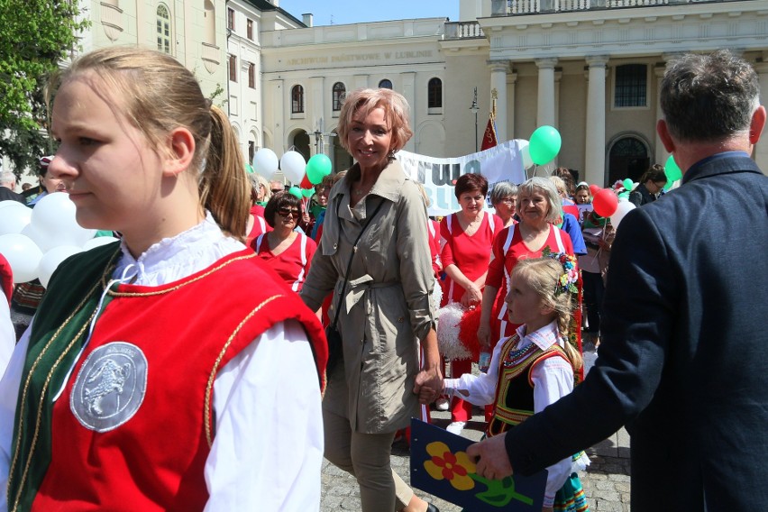 Dzień Solidarności Międzypokoleniowej w Lublinie. Dzieci i seniorzy utworzyli most (ZDJĘCIA)