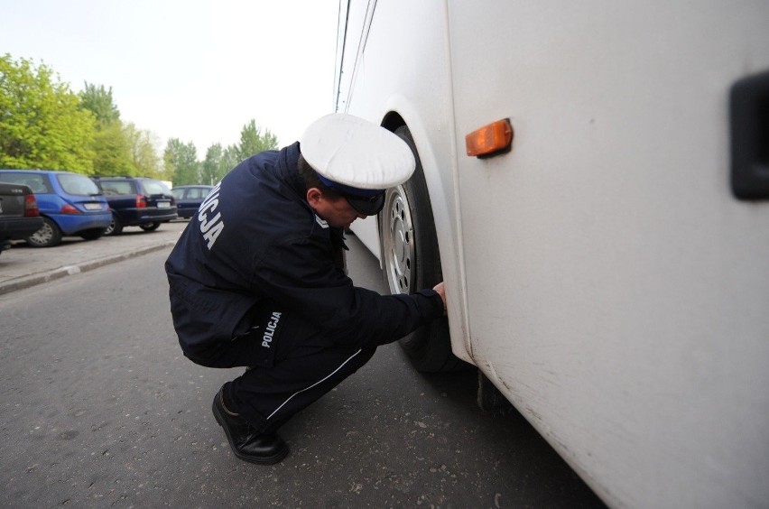 Ruszają policyjne kontrole autokarów zabierających dzieci na wycieczki szkolne