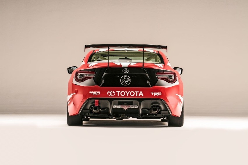 Toyota zaprezentowała na targach Specialty Equipment Market...