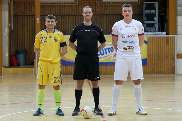 Z lewej były zawodnik Pogoni 04’ Roman Kondiukh, z prawej kapitan Futsal Szczecin, Łukasz Kubicki.