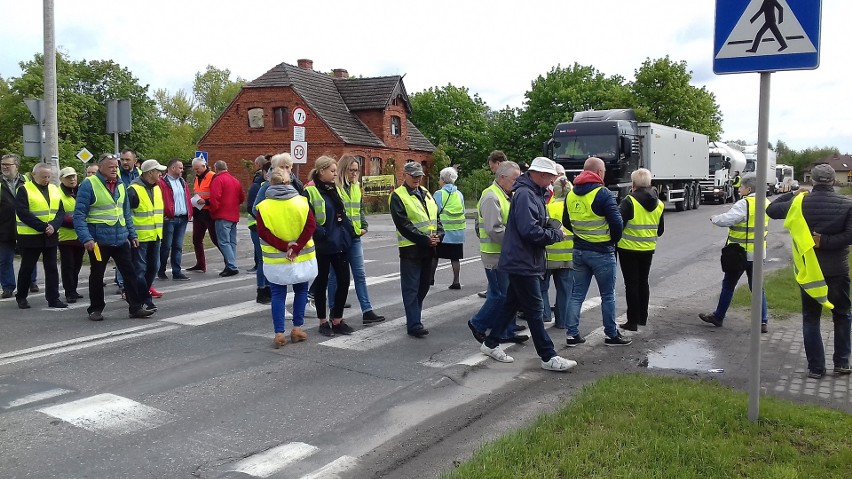 Mieszkańcy podbydgoskiego Olimpina zablokowali drogę...