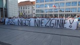 Kibice wciąż wierzą. Akcja "AZS nigdy nie zginie" pod ratuszem 