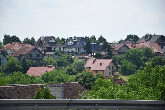Domy przy autostradzie w gminie Zabierzów