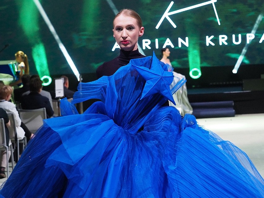 Atrakcją wieczoru był pokaz mody - kolekcji Adriana Krupy...