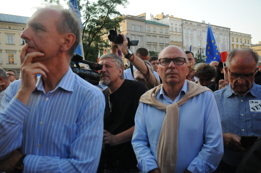 Kraków. Wielki protest na Rynku Głównym w obronie sądów