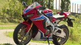 Honda CBR 1000 Fireblade. Do jazdy po torze (video) 