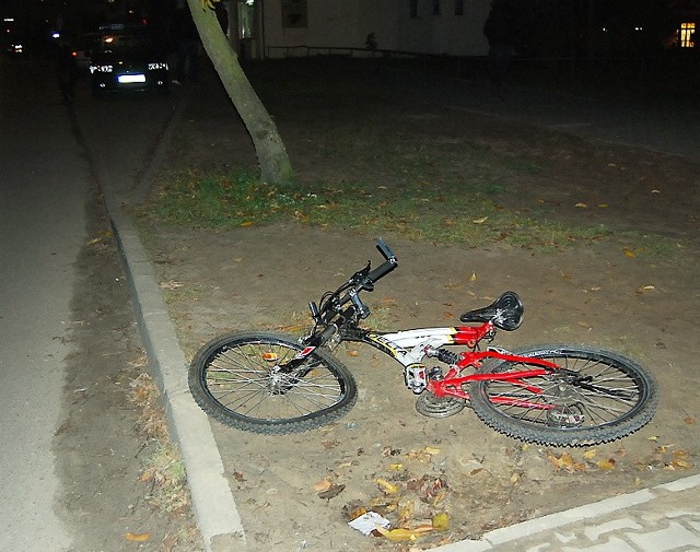 Potrącony przez rowerzystę w Świedziebni chłopiec, ze złamaniem podudzia, trafił do szpitala.