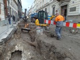Kraków. Na ulicy Sławkowskiej wielki tłok - praca idzie pełną parą [ZDJĘCIA]