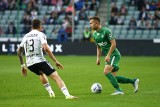Warta Poznań przerwała swoją serię pięciu meczów bez porażki na wyjeździe. Zieloni przegrywają z Legią (0:1) po bardzo efektownej bramce