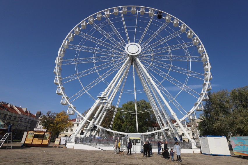 Wielkie koło "My Wheel of Łódź" ruszyło. Zobaczcie jakie są z niego widoki