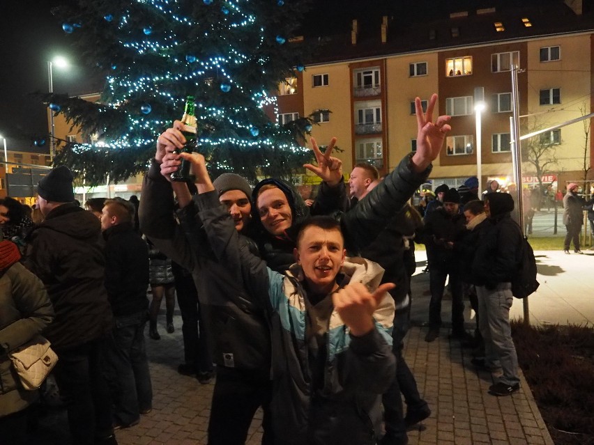 Koszalin powitał Nowy Rok przed ratuszem [zdjęcia]