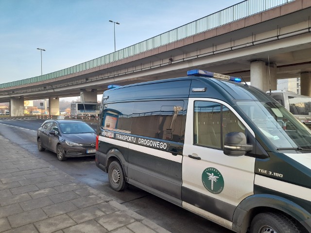 O ponad 40 tys. km zmniejszył się stan licznika taksówki i to zaledwie w ciągu miesiąca. Znikające kilometry ujawnili w trakcie kontroli Małopolscy inspektorzy Inspekcji Transportu Drogowego.Fot. ITD