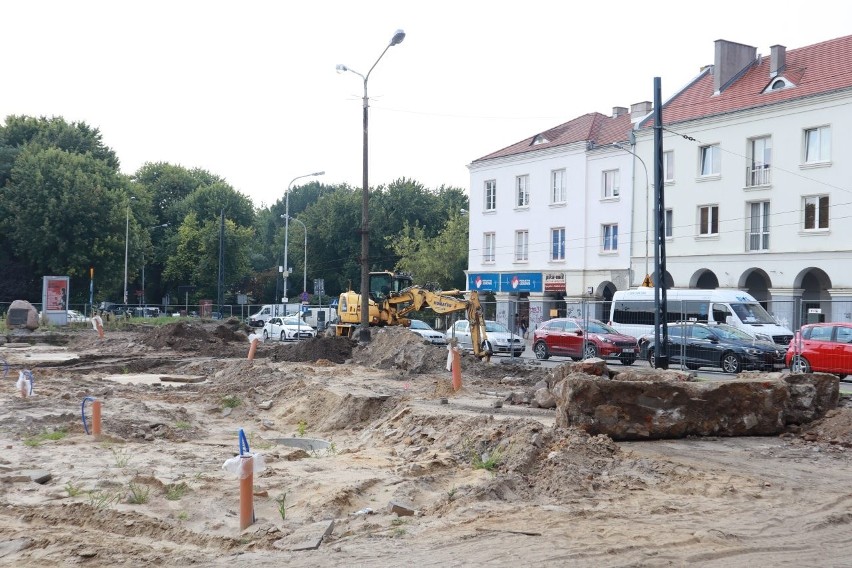 Prace na Starym Rynku  w Łodzi potrwają do końca 2023 roku i...