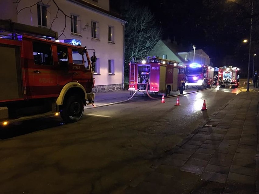 Ogień wybuchł w opuszczonych budynkach po starej pralni...