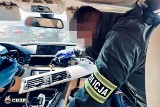 Policja rozbiła gdański gang „samochodziarzy” działający w Niemczech i Polsce. 7 osób zatrzymanych, sprawa jest rozwojowa