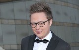 Mateusz Szymkowiak, dziennikarz ze Skarżyska prowadzi w TVP 2 program "Lajk"