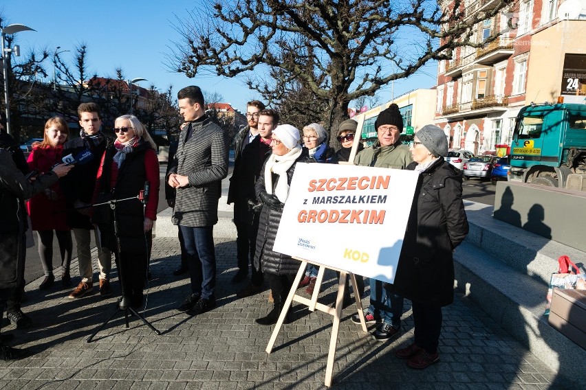 Szczecin. Młodzi Demokraci i KOD stają murem za Tomaszem Grodzkim [ZDJĘCIA]