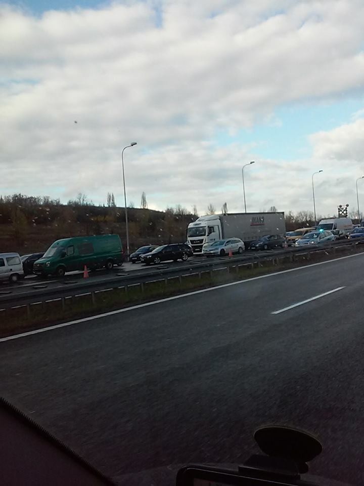 Tragiczny wypadek na A4 w Zabrzu: Zgnał pasażer samochodu,...