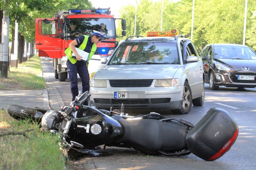 Wypadek na Brücknera. Taksówka zderzyła się z motocyklem