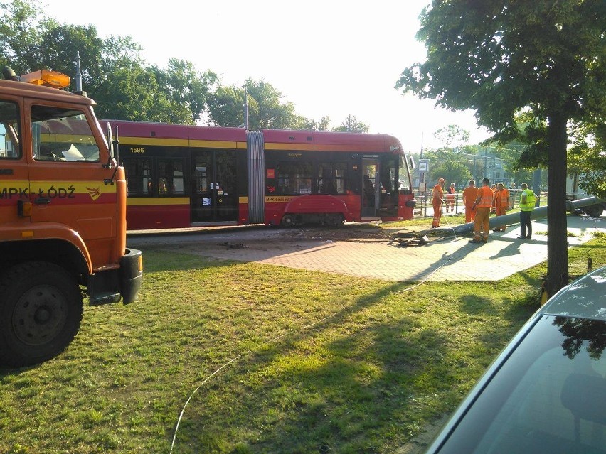 Tramwaj PESA SWING JECHAŁ BEZ MOTORNICZEGO!  Wjechał w słup!