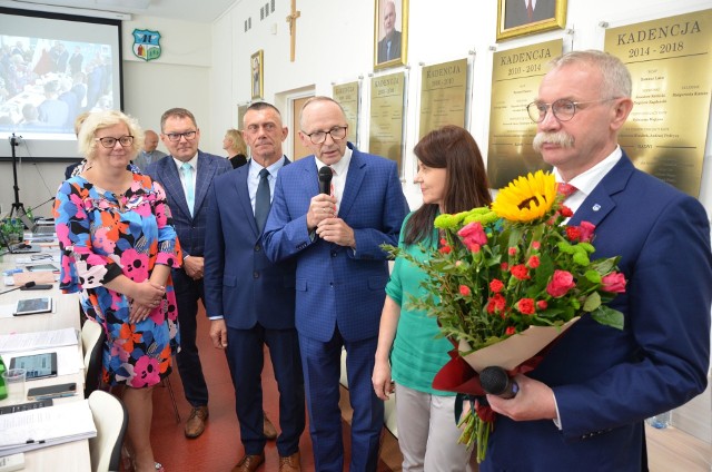 Gratulacje wójtowi Tomaszowi Lacie składała delegacja samorządowców oraz radnych gminy Masłów.