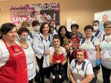 Ponad 18 tys. pączków usmażono w Królikowie, by pomóc Celince z Szubina chorej na SMA. Pomóc chce też red. Elżbieta Jaworowicz