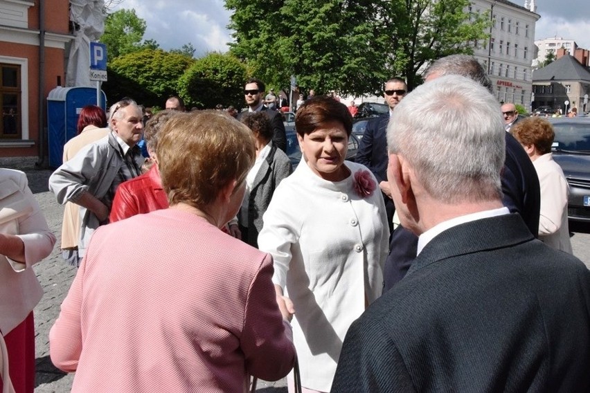 Premier Beata Szydło z mężem przyjechała na święcenia...