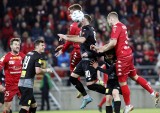 Korona Kielce nadal ma szanse na bezpośredni awans do ekstraklasy! Zobaczcie kulisy wygranej z Widzewem Łódź w obiektywie