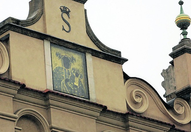 Wizerunek Matki Boskiej Częstochowskiej na ścianie Sukiennic
