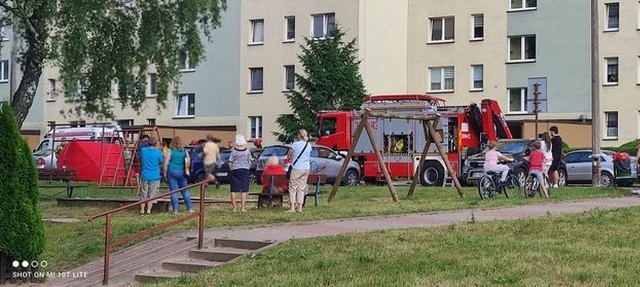 Tragedia na Dziesięcinach. Śmiertelny wypadek na ul. Zagórnej w Białymstoku. Nie żyje 3,5-letnie dziecko potrącone przez samochód