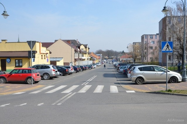 Parkingi przy ul. Batalionów Chłopskich bardzo często są zajęte do ostatniego miejsca. W pobliżu, m.in. na Lubelskiej powstanie sporo nowych miejsc parkingowych.