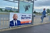 Miesiąc po wyborach, a oni nadal nie posprzątali! Wrocławscy kandydaci mają ostatni dzień na usunięcie banerów i plakatów