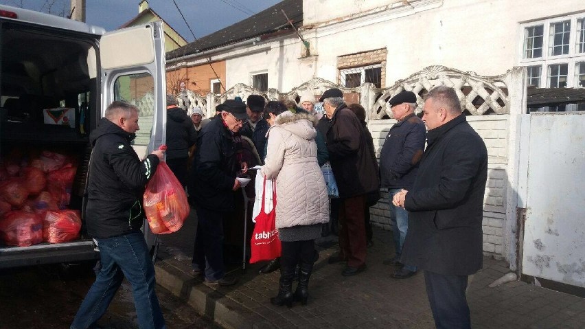 W Mościskach na Ukrainie podczas przekazywania paczek...