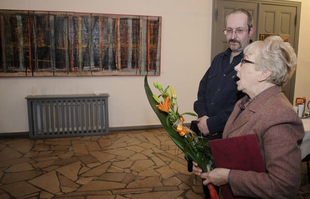 Krzysztof Kacprzak podczas wernisażu w towarzystwie Elżbiety Sarnowskiej