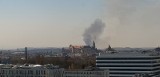 Kraków. Ogromny pożar na granicy miasta, nad miastem unoszą się wielkie kłęby dymu [KRÓTKO]