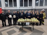 Dwie jednostki z powiatu jędrzejowskiego otrzymały sprzęt strażacki. Stroje bojowe i nożyce dla strażaków z Nowych Kanic i Nagłowic