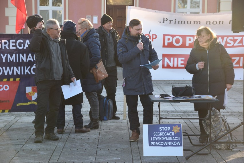 Zobacz kolejne zdjęcia. Przesuwaj zdjęcia w prawo - naciśnij...