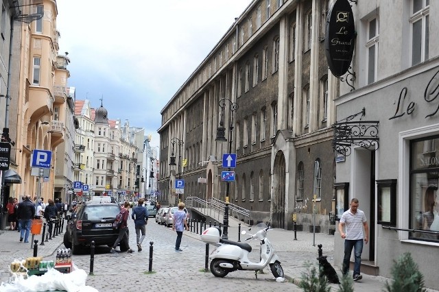 Budynek po szpitalu przy ul. Szkolnej na sprzedaż