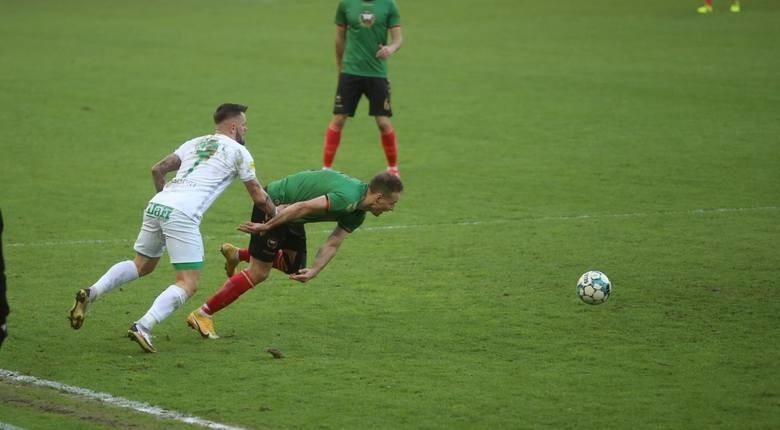 Fortuna 1 Liga. GKS Tychy - Radomiak Radom 1:0. Czerwone kartki dla Mateusza Radeckiego i Damiana Jakubika (ZDJĘCIA Z MECZU)