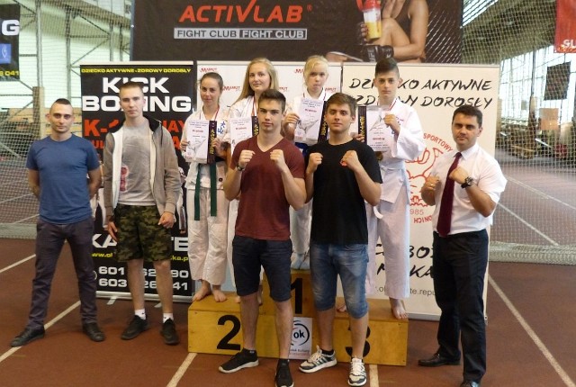 Ekipa tarnobrzeskich karateków zaliczyła udany występ w Brzeszczach.