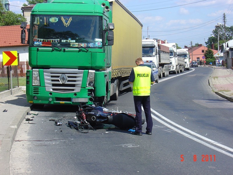 TIR najechal na motocykliste...