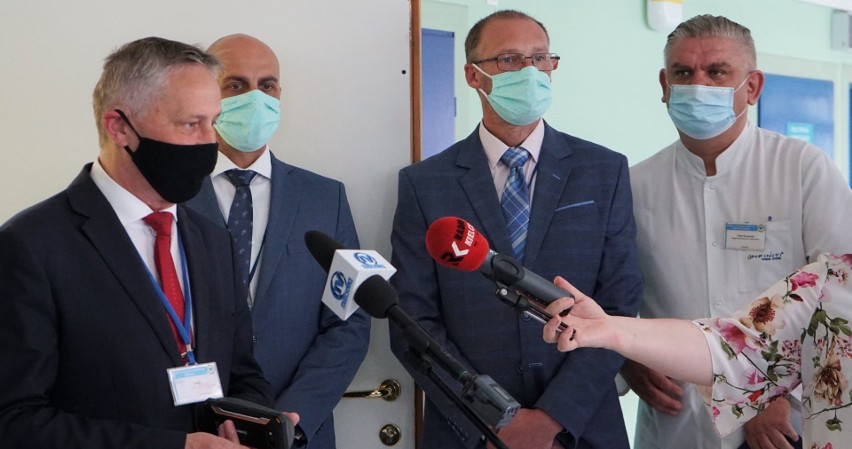Nowy tomograf komputerowy już pracuje w szpitalu w Starachowicach. Właśnie został oficjalnie przekazany (ZDJĘCIA)