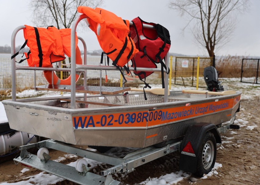Radomscy ratownicy WOPR mają nowy sprzęt. Będzie wykorzystywany między innymi na zalewie w Domaniowie w gminie Przytyk