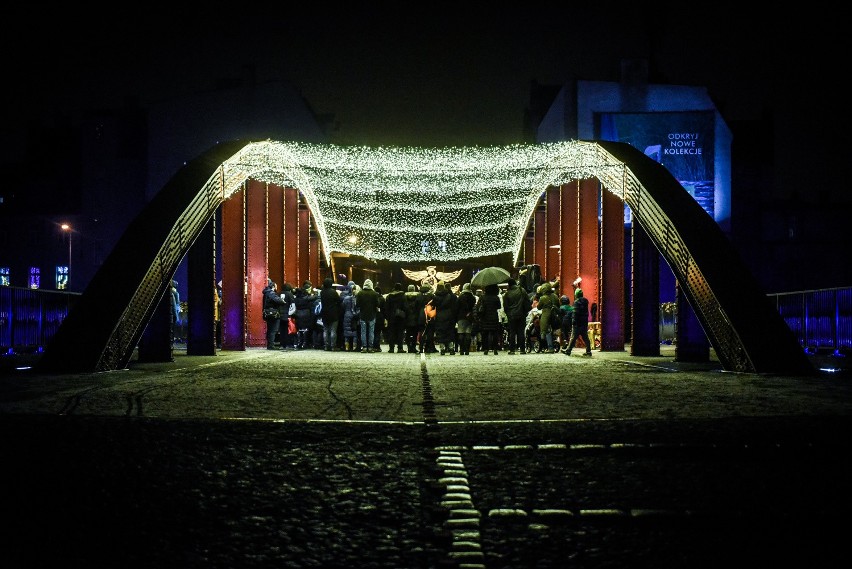 Magiczny, świąteczny, piękny - Ostrów Tumski nocą. Betlejem...