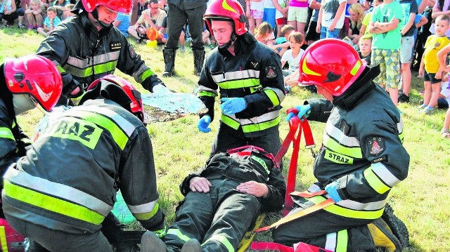 Podczas niedzielnego pikniku strażacy dadzą pokaz akcji ratowania ofiar wypadku drogowego. Poszkodowanego wydobędą z wraku, a później udzielą mu pomocy przedmedycznej.