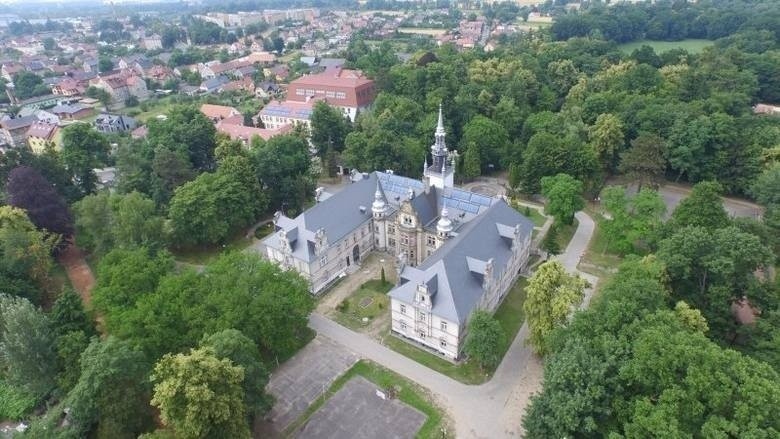 Prace w parku w Tułowicach trwają już kilka lat, a ruszający...