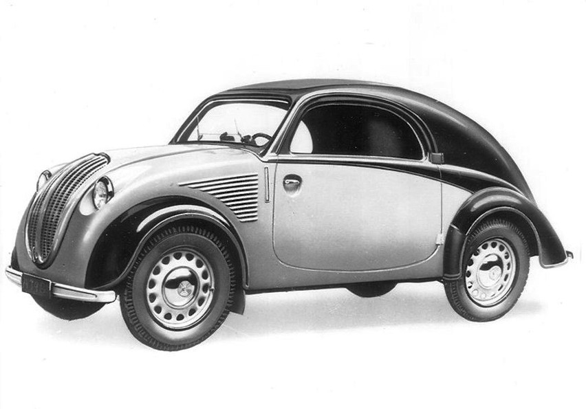 Na pierwszy rzut oka Steyr 50 nieco przypomina Volkswagena,...