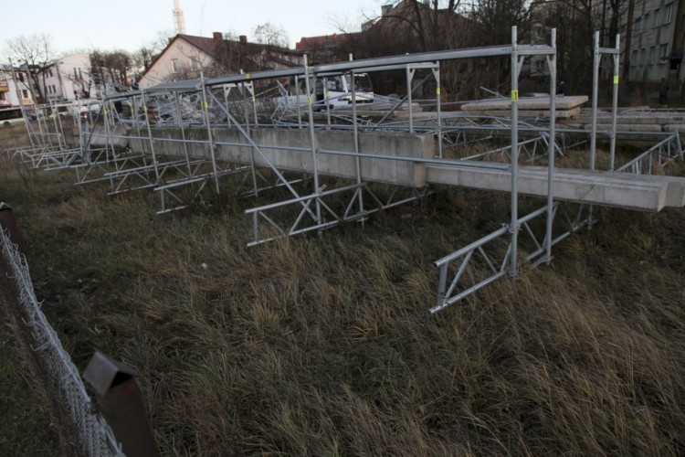 Po południu trwały prace przy porządkowaniu terenu